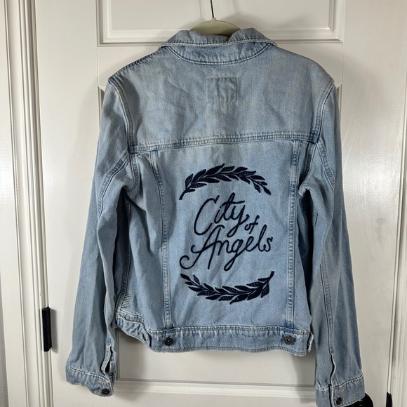 PAIGE City of Angels Embroidered Denim Trucker Jacket Women's Size M Light‎ Wash - Picture 8 of 12